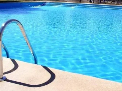 Bebê morre afogado em piscina durante festa de aniversário em MS Bebê morre afogado em piscina durante festa de aniversário em MS
