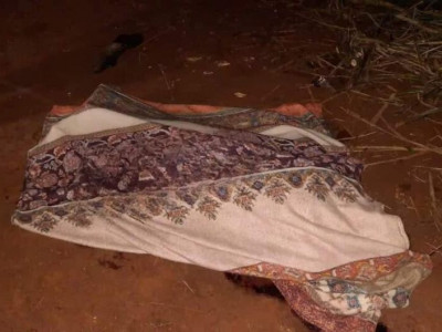 Esposa encontra marido morto a facadas no quintal de casa na fronteira Esposa encontra marido morto a facadas no quintal de casa na fronteira