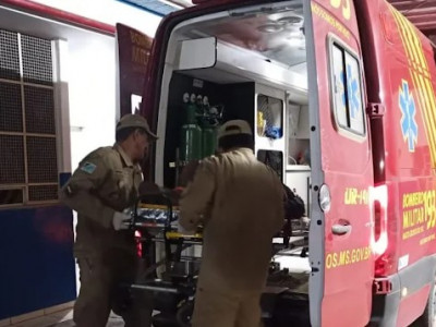 Motorista é socorrido desorientado após batida com carro em Anastácio Motorista é socorrido desorientado após batida com carro em Anastácio