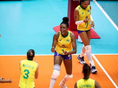 Bicampeã olímpica de vôlei, Fabiana anuncia aposentadoria aos 39 anos Bicampeã olímpica de vôlei, Fabiana anuncia aposentadoria aos 39 anos