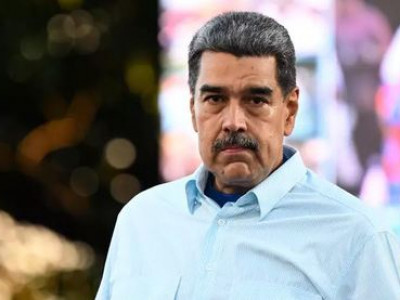Nicolás Maduro anuncia adiantamento do Natal para 1º de outubro na Venezuela Nicolás Maduro anuncia adiantamento do Natal para 1º de outubro na Venezuela