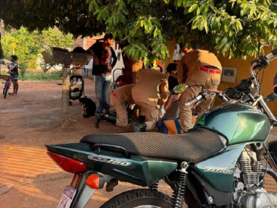 Adolescente fica ferido após ser atropelado por moto em Nova Andradina Adolescente fica ferido após ser atropelado por moto em Nova Andradina
