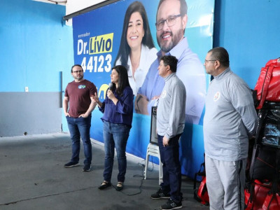Rose conversa com motoentregadores e propõe pontos de apoio em Campo Grande Rose conversa com motoentregadores e propõe pontos de apoio em Campo Grande