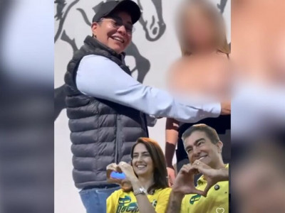 Vereadora eleita exibe seio e contradiz discurso  Vereadora eleita exibe seio e contradiz discurso