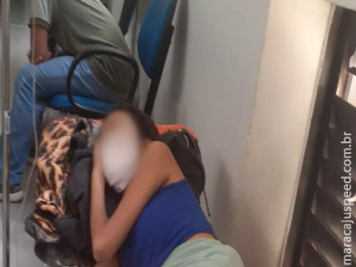 Com pneumonia, adolescente é atendida em corredor do Hospital Regional Com pneumonia, adolescente é atendida em corredor do Hospital Regional