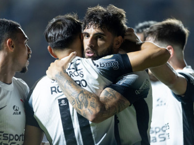 Corinthians e Bahia fazem confronto direto por vaga na Libertadores Corinthians e Bahia fazem confronto direto por vaga na Libertadores