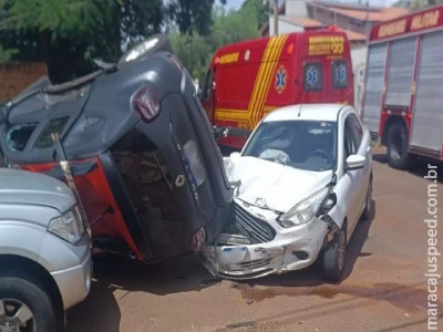 Duster tomba em acidente com outros dois carros no Monte Castelo Duster tomba em acidente com outros dois carros no Monte Castelo