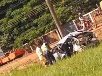 Grave acidente na fronteira deixa duas pessoas presas nas ferragens Grave acidente na fronteira deixa duas pessoas presas nas ferragens