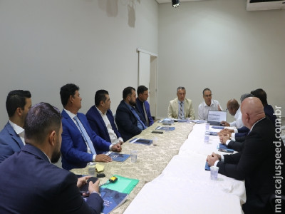 Vereadores se reúnem com diretoria da Associação Beneficente de Maracaju Vereadores se reúnem com diretoria da Associação Beneficente de Maracaju