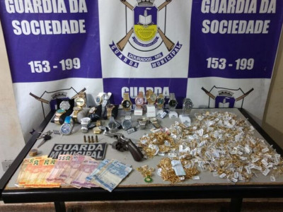 Jovem condenado por roubo a joalheria no centro de Dourados é preso Jovem condenado por roubo a joalheria no centro de Dourados é preso