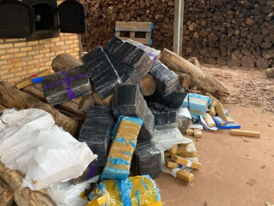 Mais de três toneladas de drogas são incineradas em ação Mais de três toneladas de drogas são incineradas em ação