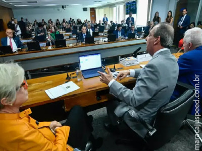 PEC do fim da reeleição para chefes do Executivo avança no Senado PEC do fim da reeleição para chefes do Executivo avança no Senado
