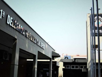 Usando tornozeleira, homem furta carne em supermercado e vai parar na Delegacia Usando tornozeleira, homem furta carne em supermercado e vai parar na Delegacia