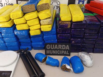 Drogas são encontradas em kitnet em Dourados após denúncia do proprietário Drogas são encontradas em kitnet em Dourados após denúncia do proprietário