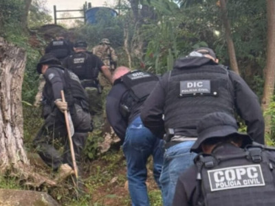 Pernas invertidas indicam tortura em cadáver encontrado em cemitério Pernas invertidas indicam tortura em cadáver encontrado em cemitério