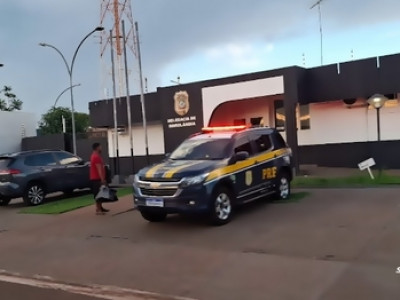 Veículo com registro de furto é apreendido pela PRF em Sidrolândia Veículo com registro de furto é apreendido pela PRF em Sidrolândia