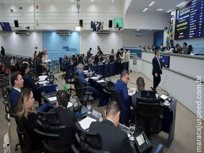 Vereadores aprovam corte de gastos proposto pela prefeita Adriane Lopes Vereadores aprovam corte de gastos proposto pela prefeita Adriane Lopes