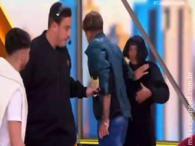 Homem agride ex-namorada no Casos de Família e produção intervém: ‘Covarde’ Homem agride ex-namorada no Casos de Família e produção intervém: ‘Covarde’