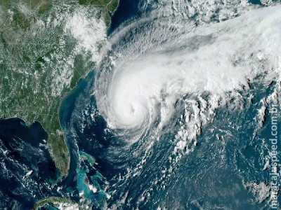 Alerta no Caribe: dois furacões se aproximam das Bermudas Alerta no Caribe: dois furacões se aproximam das Bermudas