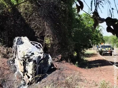 Veículo pega fogo após acidente na BR-158 e motorista morre carbonizado Veículo pega fogo após acidente na BR-158 e motorista morre carbonizado