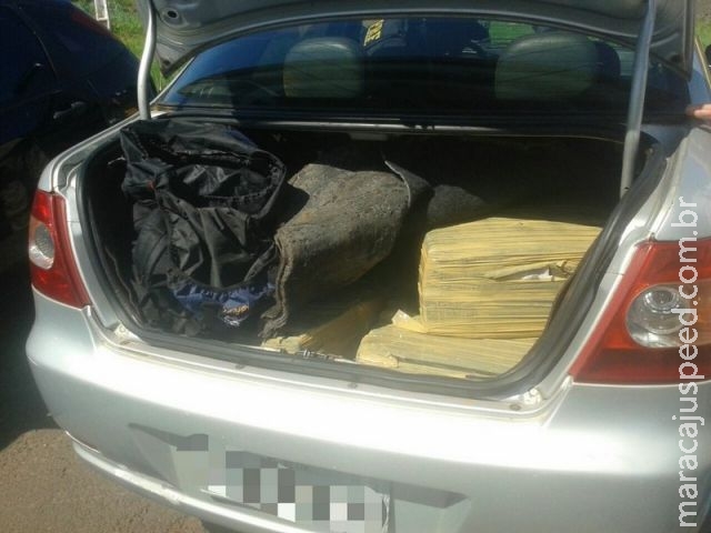 Durante solenidade da PRF, homem é preso com 203 kg de maconha Durante solenidade da PRF, homem é preso com 203 kg de maconha