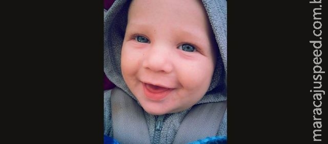 Criança de 5 anos atira e mata acidentalmente irmão de 9 meses de vida Criança de 5 anos atira e mata acidentalmente irmão de 9 meses de vida