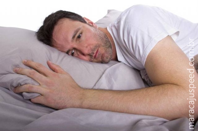 Pessoas que demoram mais que 14 minutos para dormir possuem maiores riscos de pressão alta Pessoas que demoram mais que 14 minutos para dormir possuem maiores riscos de pressão alta