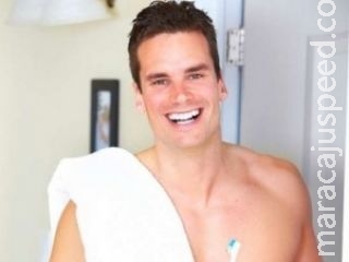 Passar fio dental pode melhorar a vida sexual dos homens Passar fio dental pode melhorar a vida sexual dos homens