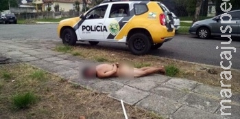 Homem é preso pela PM após se exercitar pelado no meio da rua