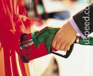Governo anuncia alta da gasolina e do imposto sobre crédito Governo anuncia alta da gasolina e do imposto sobre crédito