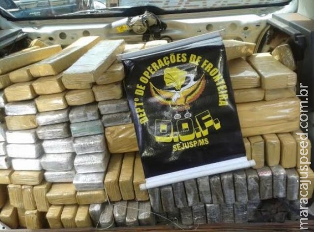 Carro roubado é encontrado abandonado com 306 quilos de maconha na MS-156 Carro roubado é encontrado abandonado com 306 quilos de maconha na MS-156