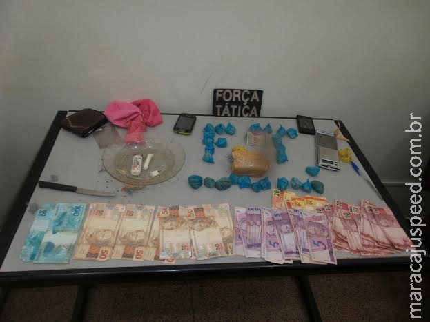 Polícia prende dois durante abastecimento de ponto de drogas Polícia prende dois durante abastecimento de ponto de drogas