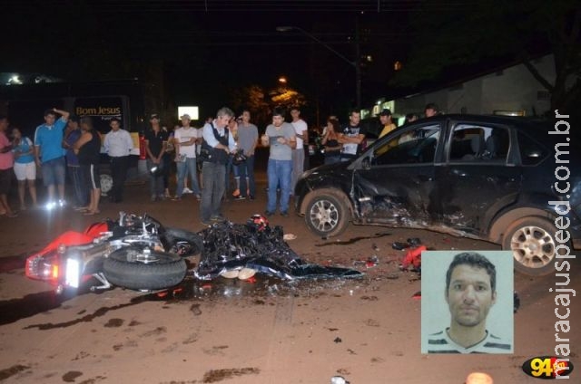 Comerciante morre em acidente que envolveu moto e carro no centro Comerciante morre em acidente que envolveu moto e carro no centro