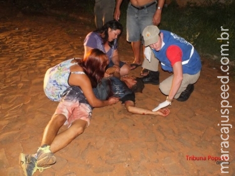 Homem é assassinado com 12 tiros e 13 facadas Homem é assassinado com 12 tiros e 13 facadas