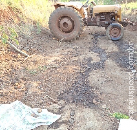 Agricultor morre ao ser atropelado pelo trator que dirigia Agricultor morre ao ser atropelado pelo trator que dirigia