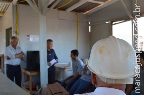 Pausa na obra, para cuidar da segurança Pausa na obra, para cuidar da segurança