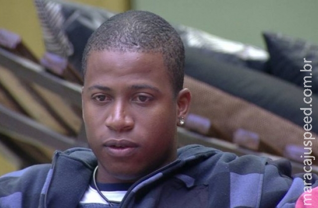 Luan pode ser expulso do ‘BBB 15’ por falar de mais Luan pode ser expulso do ‘BBB 15’ por falar de mais