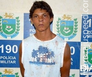 Homem é esfaqueado depois de discussão por jogo de baralho Homem é esfaqueado depois de discussão por jogo de baralho