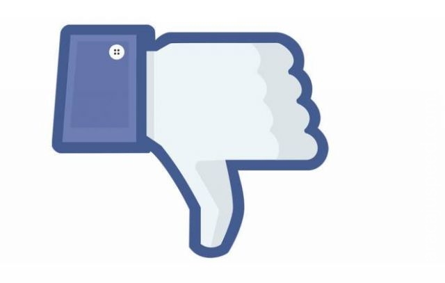 Cinco pessoas ligaram para a polícia para reclamar de queda do Facebook Cinco pessoas ligaram para a polícia para reclamar de queda do Facebook