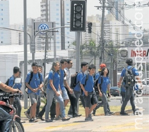 Alunos da Rede Estadual iniciam as aulas somente após o carnaval Alunos da Rede Estadual iniciam as aulas somente após o carnaval