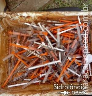 Crianças encontram mais de 200 agulhas com seringas em terreno baldio Crianças encontram mais de 200 agulhas com seringas em terreno baldio