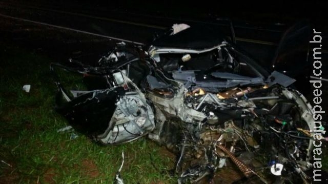 Colisão frontal mata mãe, avó, gêmeos e deixa pai em estado grave Colisão frontal mata mãe, avó, gêmeos e deixa pai em estado grave