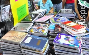 Preço do material escolar se mantém estável, mas varia até 1.150% Preço do material escolar se mantém estável, mas varia até 1.150%