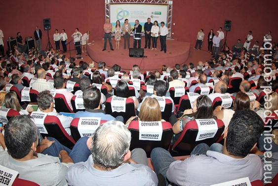 Governador anuncia doação de maquinários aos 79 municípios de MS Governador anuncia doação de maquinários aos 79 municípios de MS