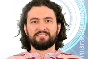 Após desistência, Globo anuncia teólogo como participante do "BBB15" Após desistência, Globo anuncia teólogo como participante do "BBB15"