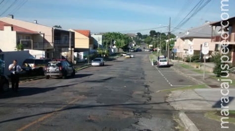 Morador é baleado durante troca de tiros entre bandidos e PM Morador é baleado durante troca de tiros entre bandidos e PM