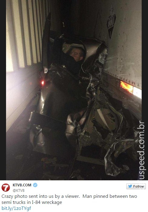 Homem sobrevive após ter carro esmagado por caminhões em engavetamento Homem sobrevive após ter carro esmagado por caminhões em engavetamento