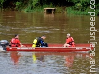 Homem desaparece após pular de ponte no Rio Dourado 