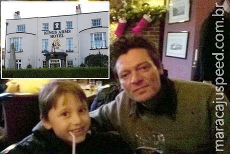 Suposto fantasma aparece em foto de família em pub britânico Suposto fantasma aparece em foto de família em pub britânico