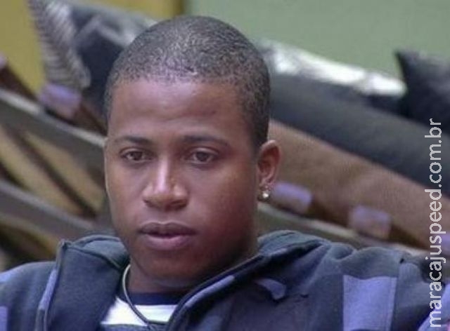 "BBB15": Luan dá detalhes de suposta morte no Alemão e Globo corta sinal "BBB15": Luan dá detalhes de suposta morte no Alemão e Globo corta sinal